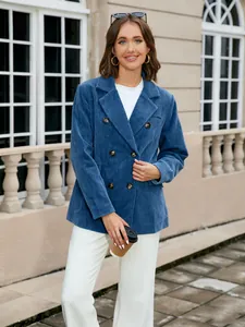 Veste blazer croisée en velours côtelé bleu pour femme avec une coupe décontractée