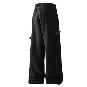 Back view detail of men's loose polar fleece pants for autumn and winter wear