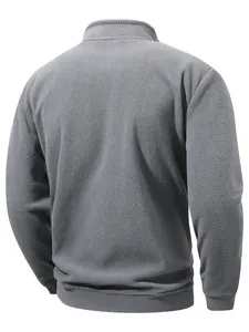 Rückansicht des grauen Fleece-Sweatshirts mit weicher Textur und hohem Stehkragen.