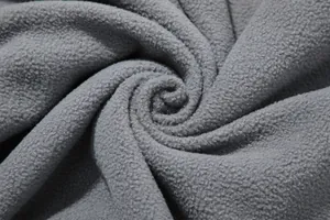 Nahaufnahme von grauem Polar-Fleece-Stoff für taktische Outdoor-Kapuzenpullover