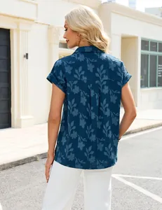 Chemisier d'été ample en mousseline pour femme, motif jacquard floral bleu.