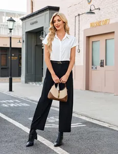 Élégant chemisier jacquard blanc à manches courtes pour femmes au style urbain chic