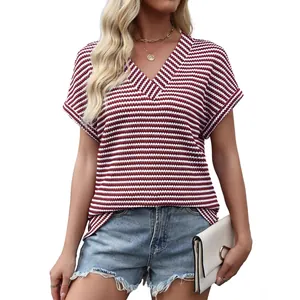 T-shirt casual a righe rosse e bianche con scollo a V per la moda estiva da donna