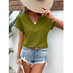 Lässiges olivgrünes Damen-T-Shirt mit V-Ausschnitt und strukturierter Oberfläche
