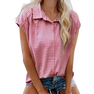 Casual roze geruit damesoverhemd met korte mouwen, ideaal voor een zomerse vrijetijdslook