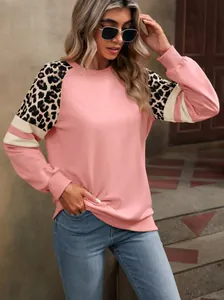 Sweat-shirt rose élégant à manches longues avec manches raglan léopard et rayures blanches