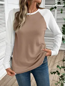 T-shirt décontracté à manches longues raglan en maille gaufrée avec blocs de couleurs