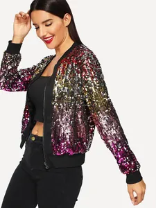 Vista lateral detallada de una chaqueta bomber de lentejuelas multicolores para mujer