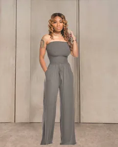 Combinaison bustier décontractée grise à jambes larges avec buste smocké