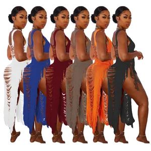 Sexy Strick-Strandkleid mit seitlichen Ausschnitten und langen Fransen in verschiedenen Farben
