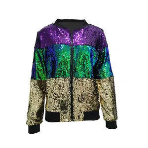 Giacca bomber di paillettes colorblock con pannelli viola, verdi e dorati.