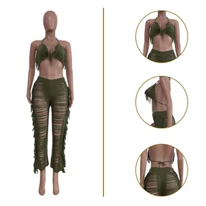 Ensemble de plage deux pièces en tricot vert olive avec haut bikini à franges et pantalon