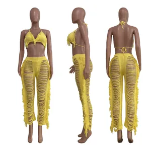 Vues détaillées sous plusieurs angles d'un bikini jaune à franges et d'un pantalon
