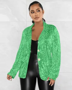 Vue détaillée de la veste blazer à paillettes vertes pour femme, tenue de soirée élégante