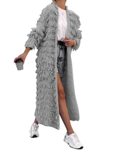 Langer grauer Grobstrick-Cardigan für Damen mit einzigartigen Fransen-Details.