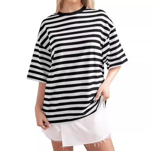 Oversized black and white striped T-shirt with round neck and five-point sleeves