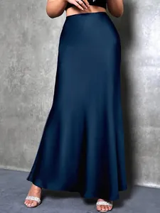 Eleganter dunkelblauer Satin-Maxirock mit hoher Taille und Meerjungfrau-Schnitt