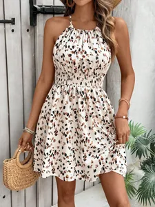 Vintage Neckholder-Kleid mit elastischer Taille und abstraktem Druck für den Strandurlaub