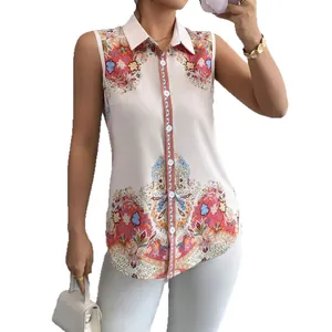 Elegant sleeveless blouse with vintage paisley print and button-down lapel collar
