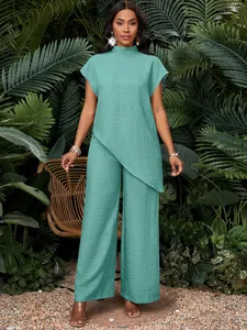 Conjunto de dos piezas turquesa con túnica asimétrica y pantalón de pierna ancha