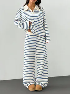 Set coordinato in maglia a righe con top a maniche lunghe scollo a V e pantaloni a gamba larga