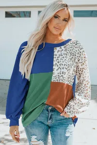Vue détaillée du haut en tricot patchwork pour femmes avec imprimé léopard et côtes