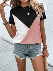 Detailansicht eines Damen-T-Shirts mit Farbblock-Design und entspanntem Rundhalsausschnitt