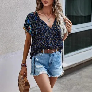 Haut d'été fluide pour femme avec imprimé floral coloré, col en V et style bohème
