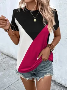 Lässiges T-Shirt mit Rundhalsausschnitt und modernem geometrischem Colorblock-Design.