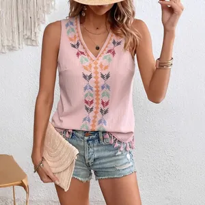 Damen-Top in Rosa mit V-Ausschnitt, Ethno-Stickerei und Quastensaum im Boho-Stil