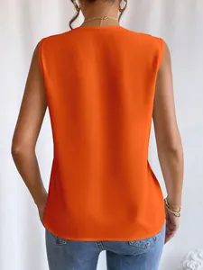 Damen ärmelloses Sommertop in leuchtendem Orange, Rückansicht in Detailansicht