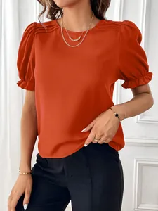Elegante camicetta rosso arancio con maniche a sbuffo e girocollo da donna per l'estate.