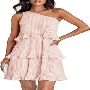 Elegante abito mini rosa monospalla a pieghe a balze per donna con ruches stratificate