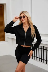 Γυναικείο μαύρο κοντό φούτερ με κουκούλα, φερμουάρ, κορδόνι και μακριά μανίκια