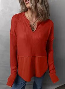 Sudadera informal roja de punto de nido de abeja con cuello en V y dobladillo de retazos