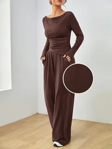 Set da casa marrone da donna, maglia a maniche lunghe e pantaloni larghi, dettaglio pile.