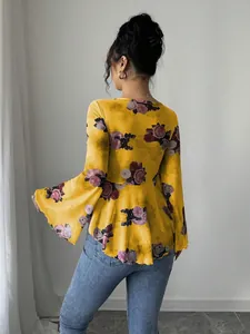 Elegante camicetta da donna a maniche lunghe con stampa floreale francese e maniche.