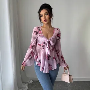 Elegante camicetta floreale rosa stile francese con scollo quadrato e fiocco sul davanti