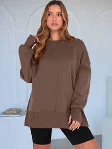 Sweatshirt oversize marron chocolat pour femme avec col rond et fentes latérales