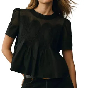 Haut noir à manches courtes pour femmes avec broderie en dentelle et ourlet à basque
