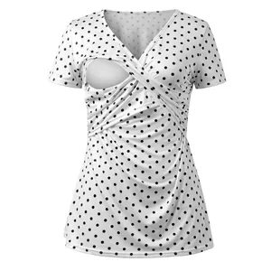 Top allattamento a pois bianchi con scollo a V e apertura a incrocio sul petto