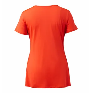 Vista posteriore di una maglia premaman arancione vivace a maniche corte e scollo tondo