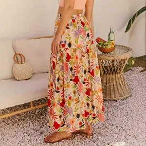 Pantaloni a gamba larga con stampa floreale a vita alta per look estivo bohémien