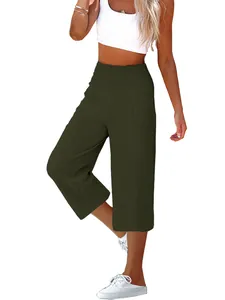 Vista frontale dei pantaloni casual da donna verde oliva a vita alta e gamba larga