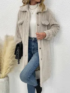 Elegante beige pluche jas met lange mouwen en reverskraag voor de herfst en winter