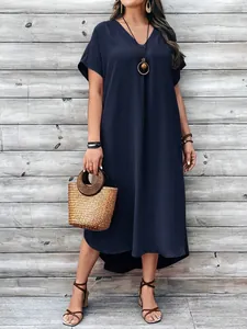 Elegant loose navy blue plus size V-neck maxi dress perfect for summer casual vacation style
