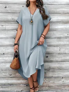 Plus size light blue V-neck maxi dress with short sleeves for casual summer wear