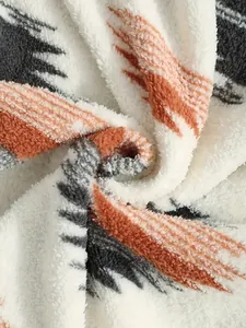 Gros plan détaillé du tissu polaire doux à imprimé bohème pour vestes d'hiver