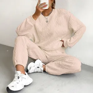 Completo da donna due pezzi con top a treccia a maniche lunghe e pantaloni jogger
