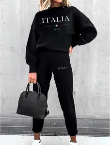 Détail de l'ensemble sweat noir pour femme avec imprimé blanc ITALIA